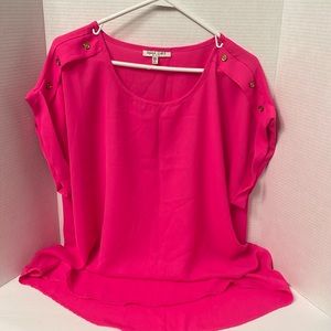 Women’s polyester rayon blend blouse size 2x fushia color